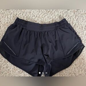 Black Lulu Hottie Hots (size 4) 2.5s